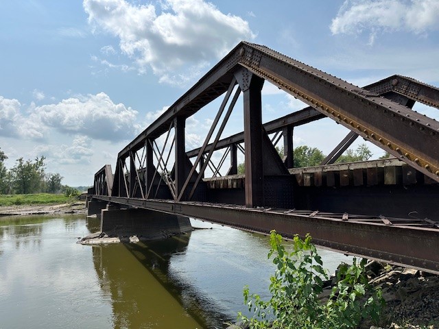 Iowa River rail bridge at MP.15 near Middle Amana, Iowa. 2024 photo 4.