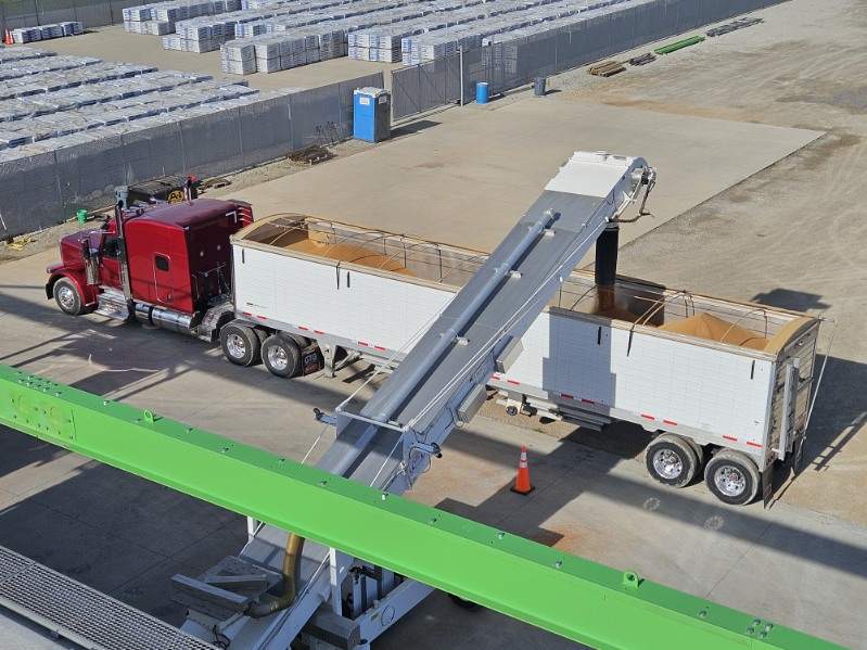 Transloading from rail car to truck