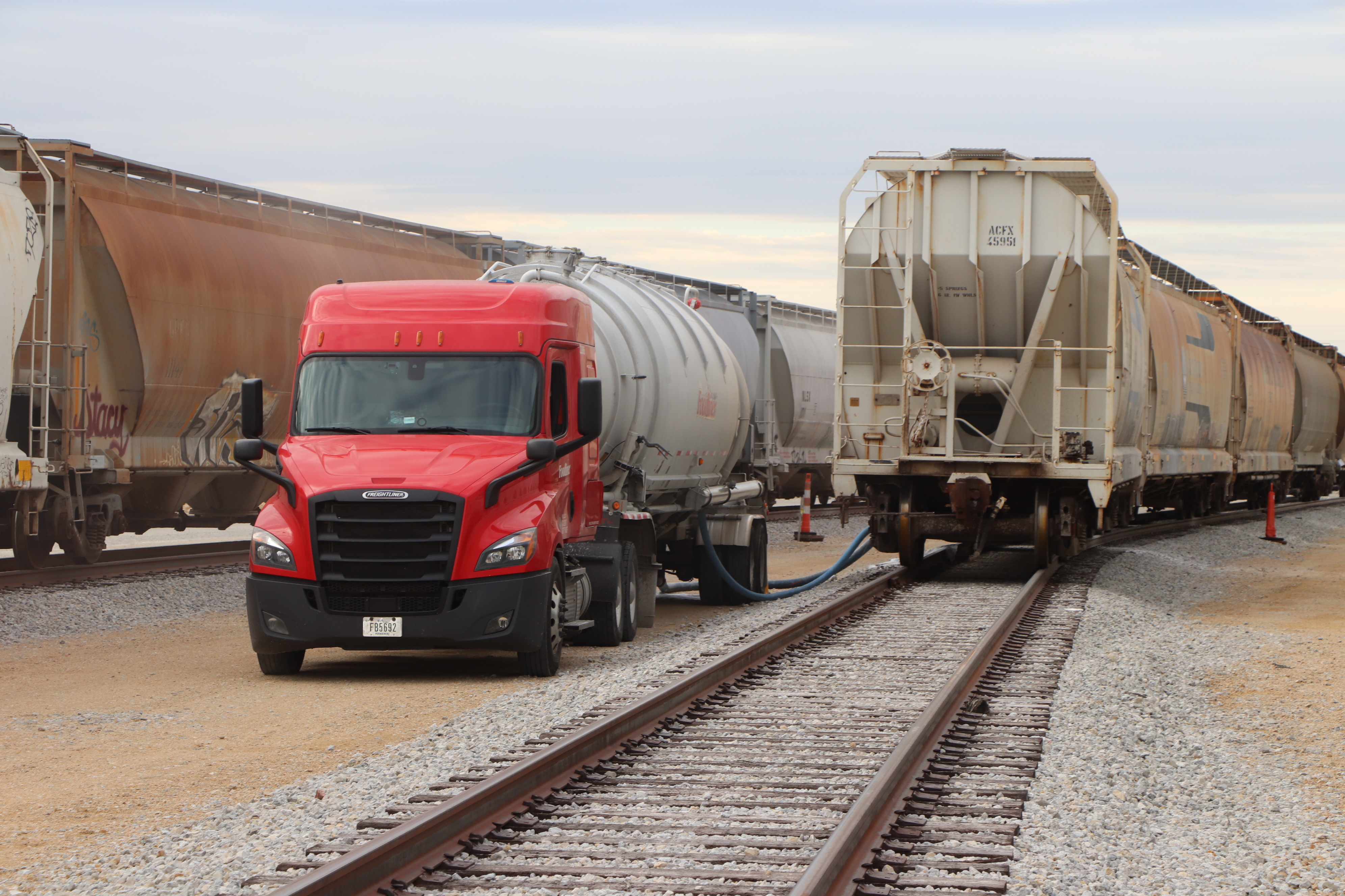 Travero - Rail-to-truck transloading services in Cedar Rapids Iowa