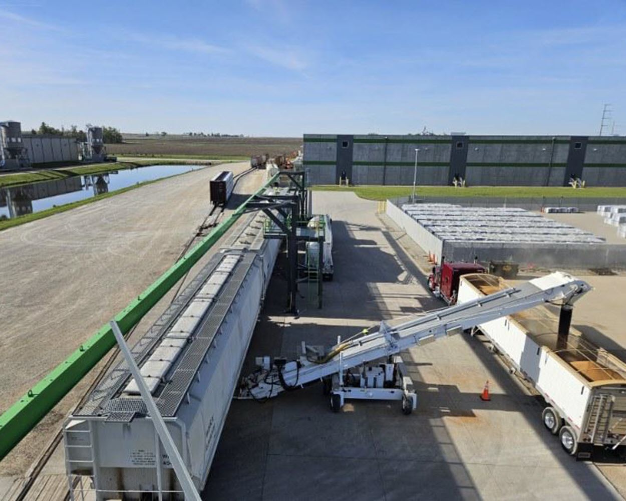 Transloading from rail car to truck